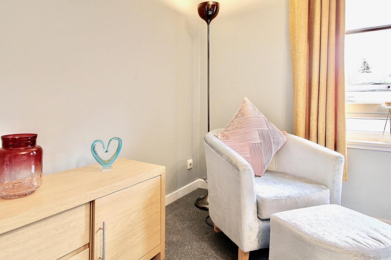 Railroad Apartment Wishaw  Extérieur photo