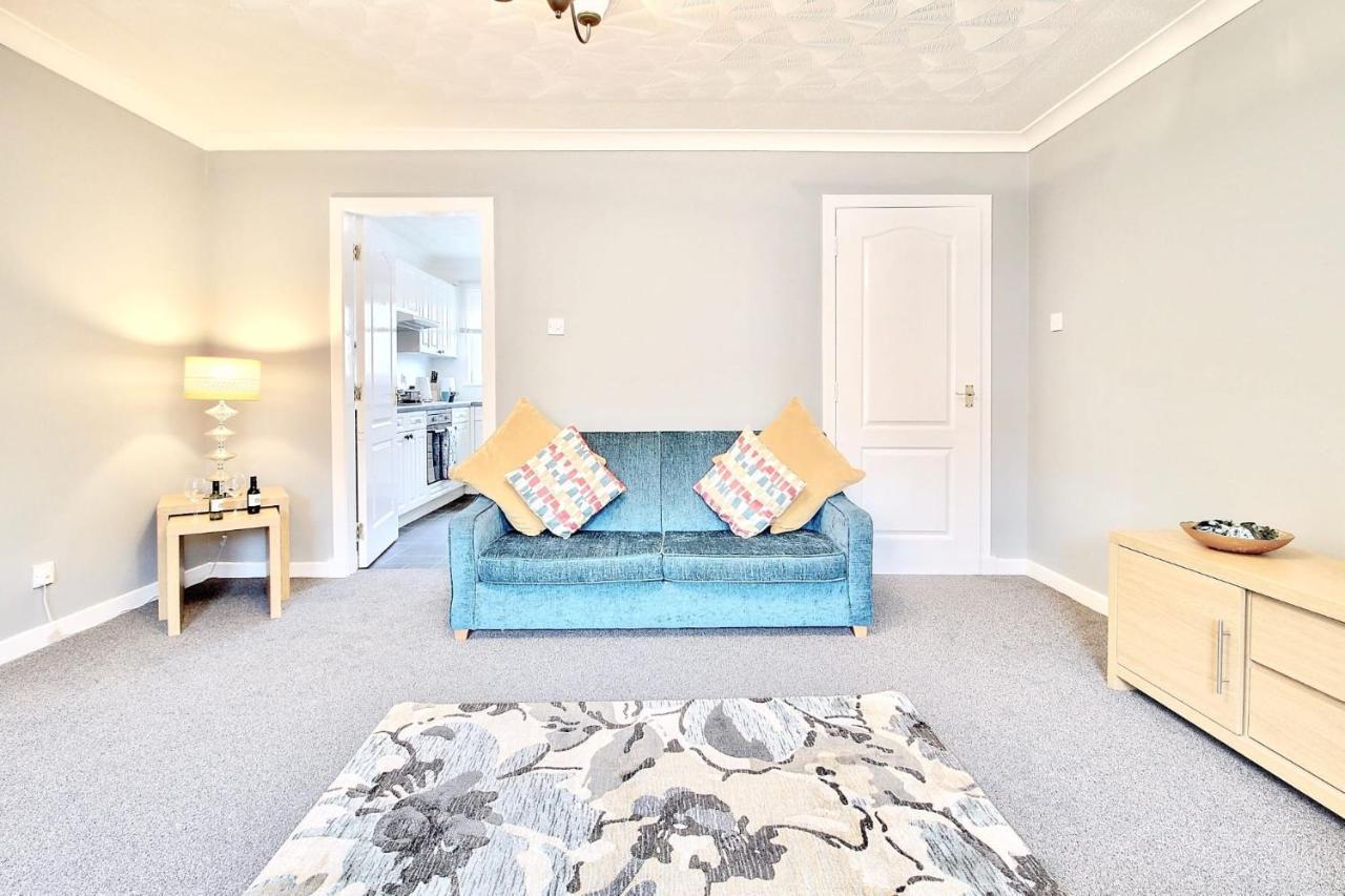 Railroad Apartment Wishaw  Extérieur photo