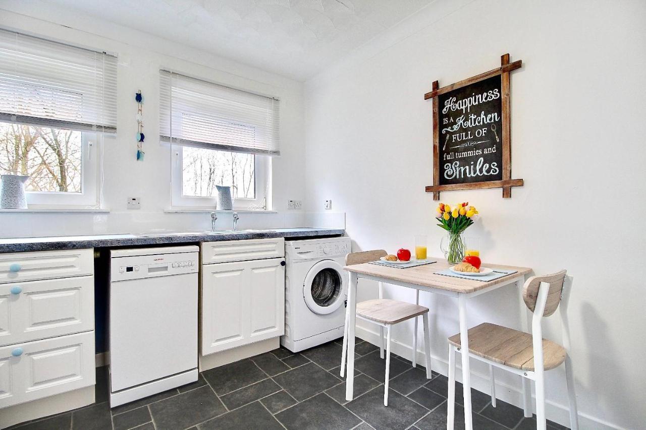 Railroad Apartment Wishaw  Extérieur photo